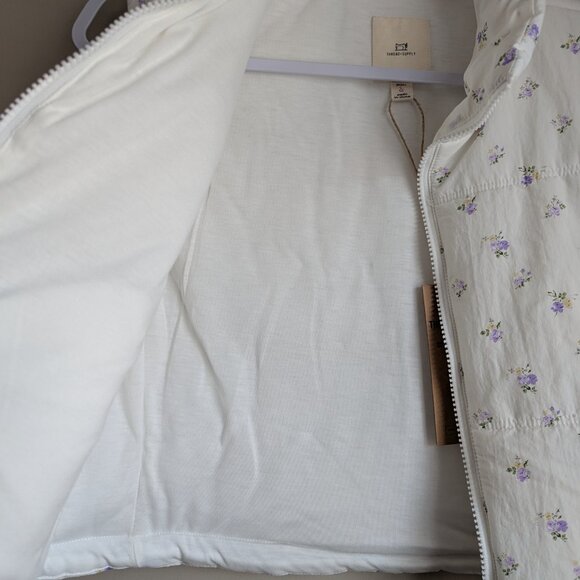 Thread & Supply Cropped Light Puffer Vest - Picture 8 of 8